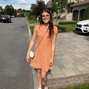 Meet your Posher, Ève